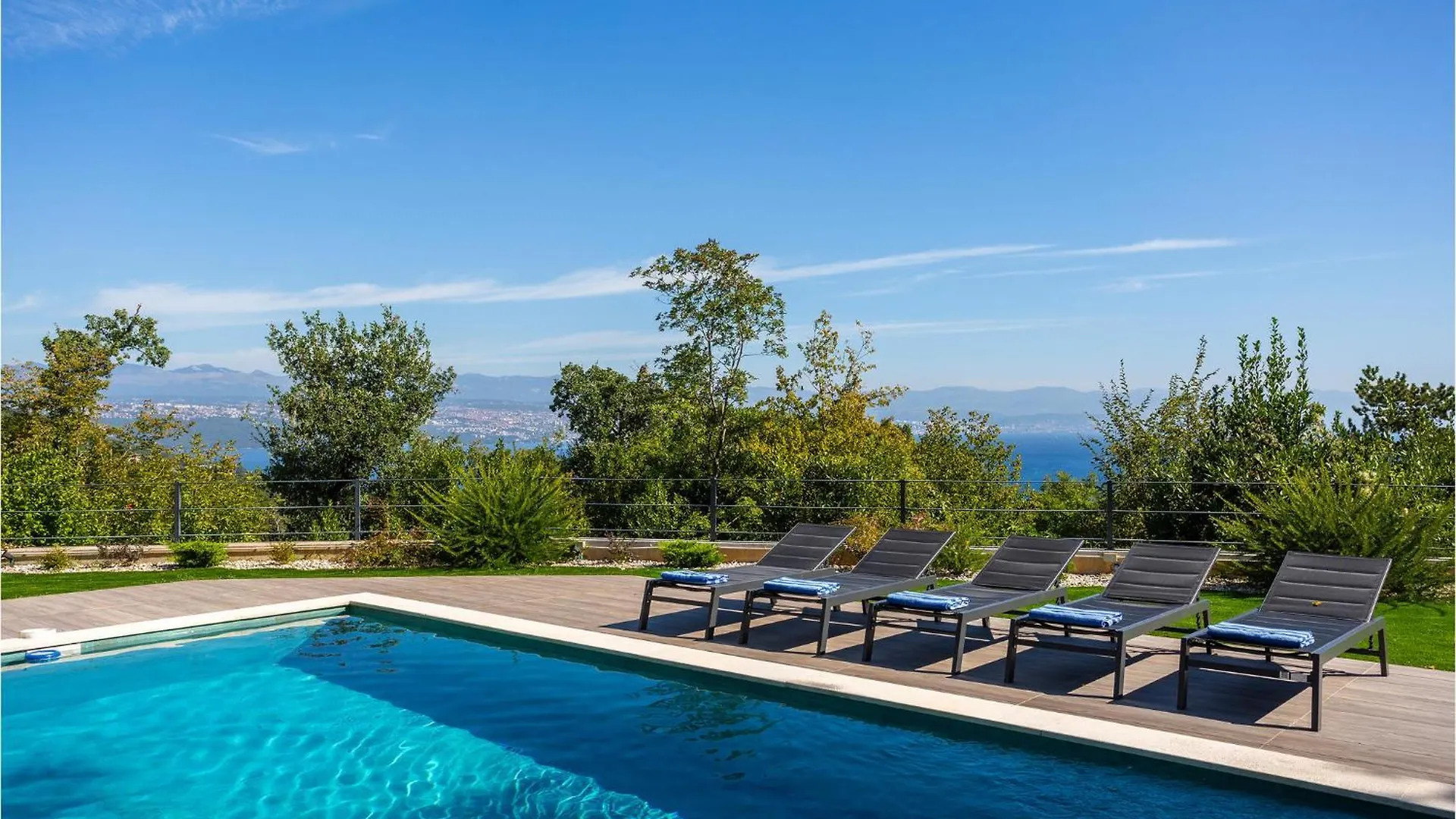 Beautiful Home In Opric With Wifi